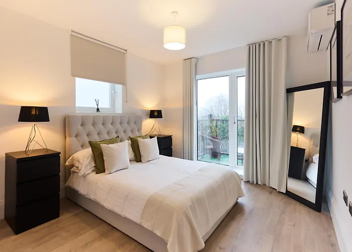 The Wembley Park Arms - Modern 2Bdr Flat With Parking + Balcony