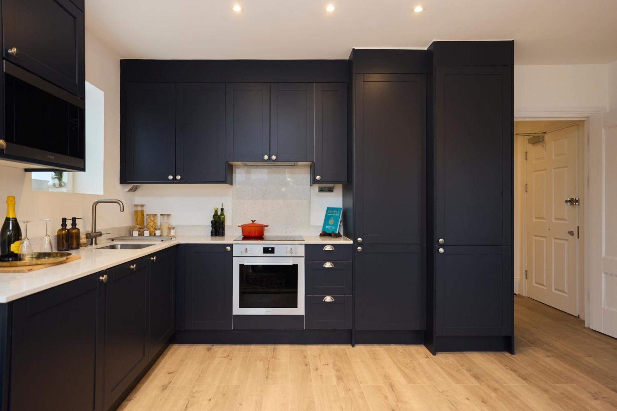 The Wembley Park Arms - Modern 2bdr Flat With Parking + Balcony Лондон