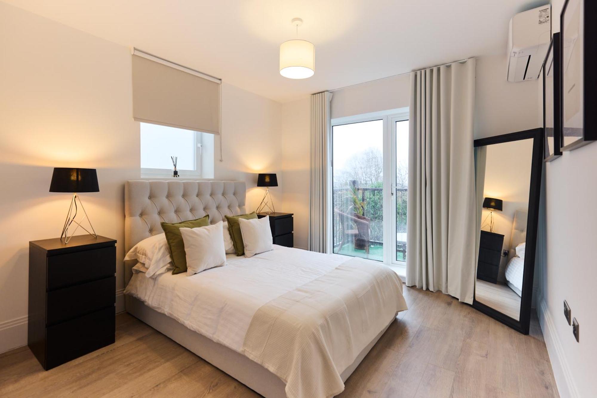 The Wembley Park Arms - Modern 2bdr Flat With Parking + Balcony Апартаменты *